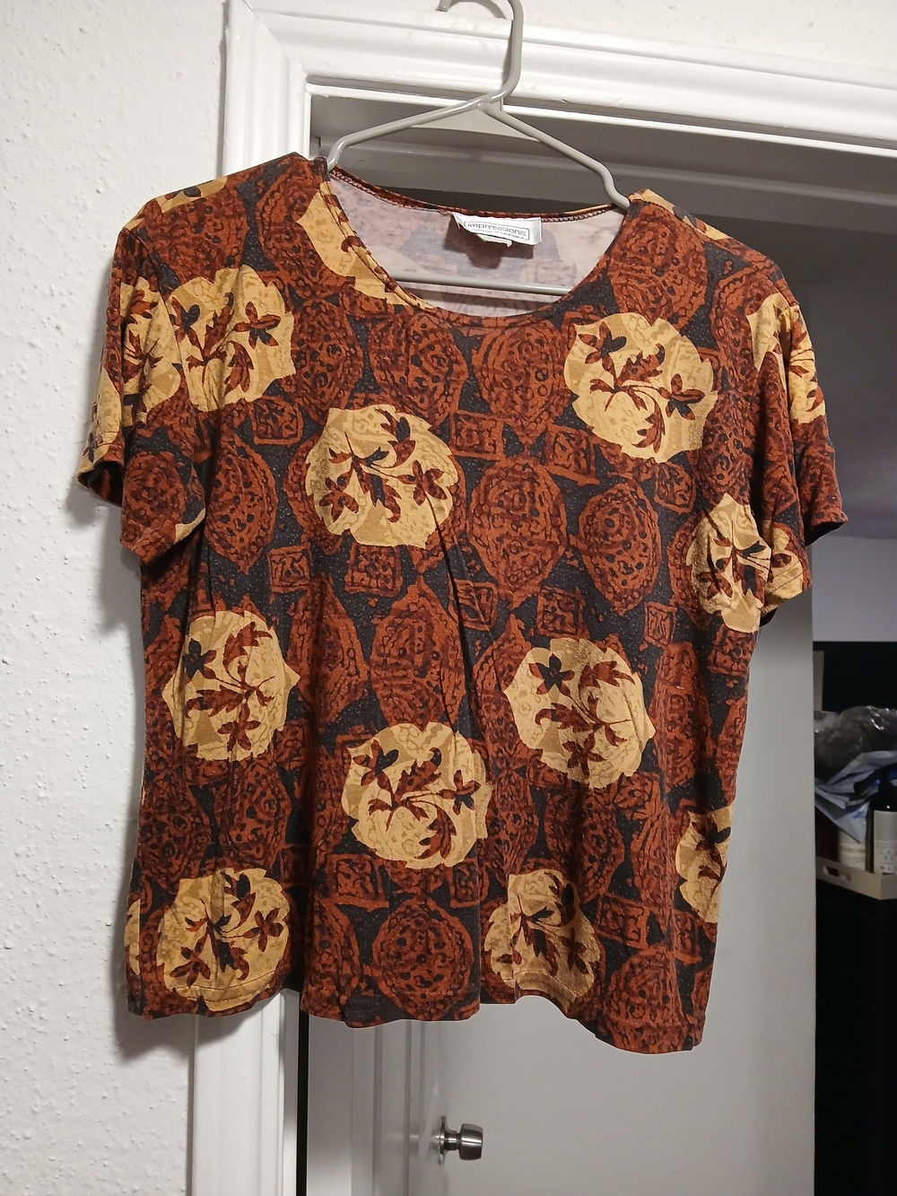 Impressions Of California Women's Short Sleeve Patterned Tee in Rust and Mustard